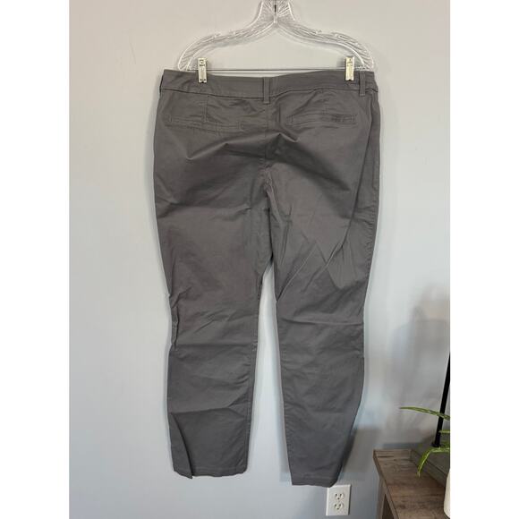 Old Navy Gray Bootcut Khaki Pants Size 16 Cotton & Spandex Blend Slacks Trousers - Picture 2 of 7